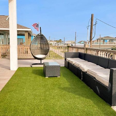 Chic Crystal Beach Escape With Deck - Walk To Beach! Bolivar Peninsula Екстериор снимка