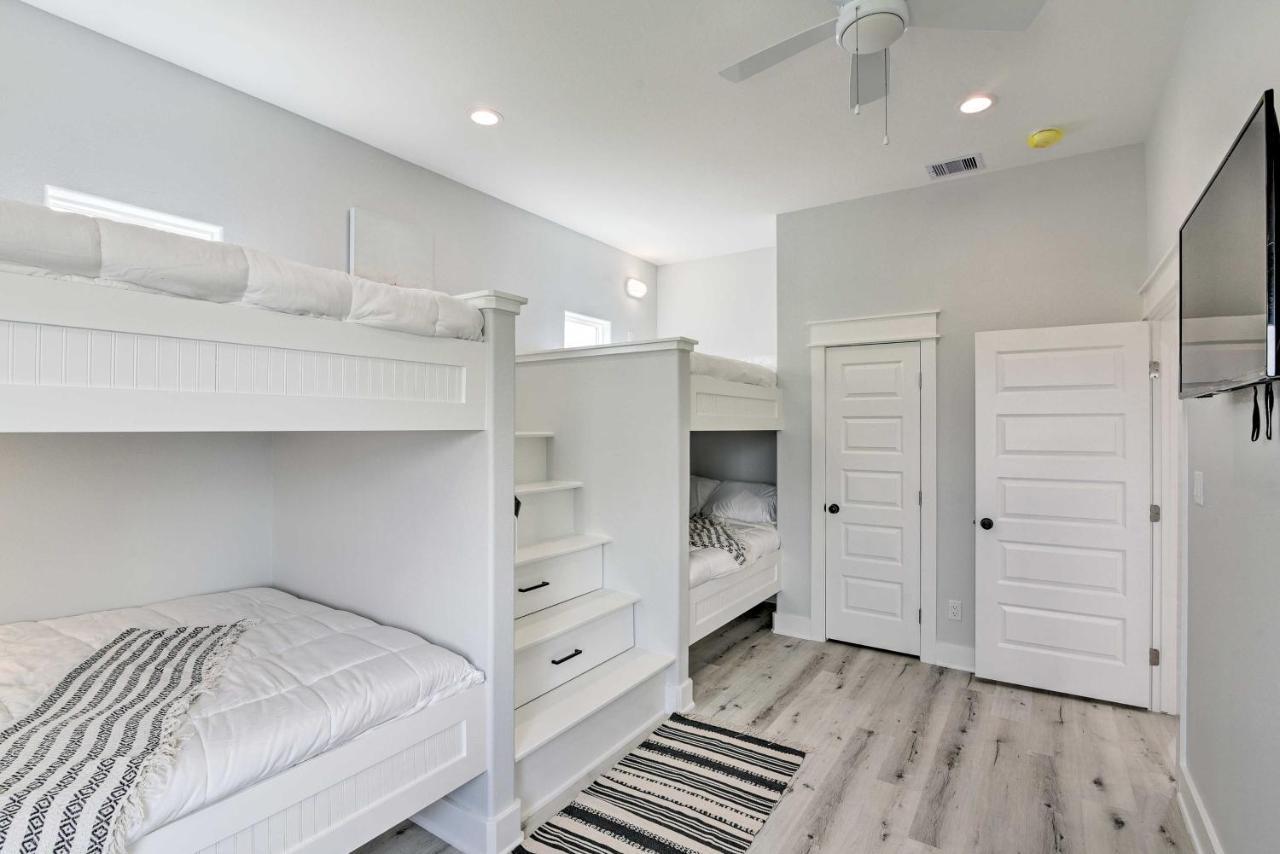 Chic Crystal Beach Escape With Deck - Walk To Beach! Bolivar Peninsula Екстериор снимка